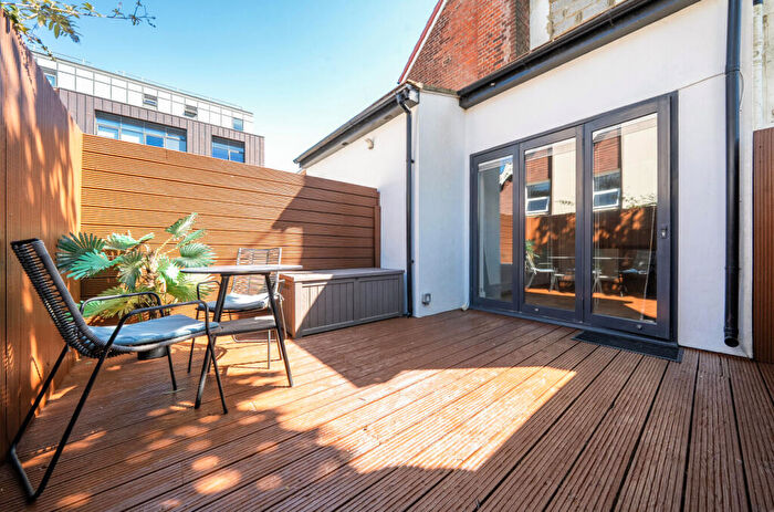 2 Bedroom Apartment For Sale In Wolstonbury Road, Hove, BN3