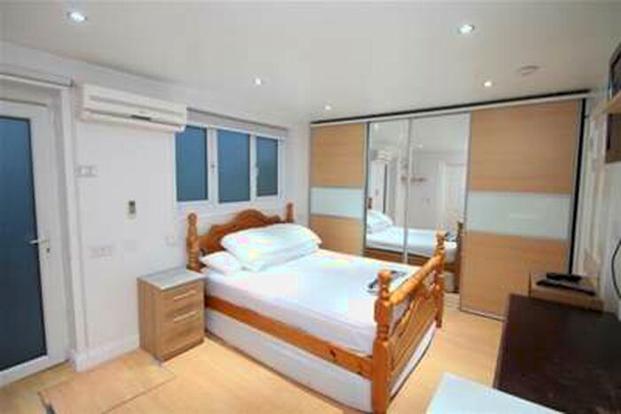 1 Bedroom Flat To Rent In Chantry Close, Sidcup, DA14