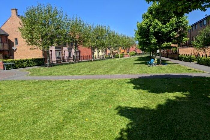 2 Bedroom Flat To Rent In Wakefield Close, Nottingham, NG11