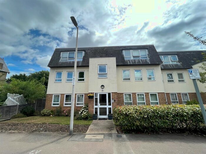 2 Bedroom Flat To Rent In Clover Court, Cleveland Road, South Woodford, London, E18