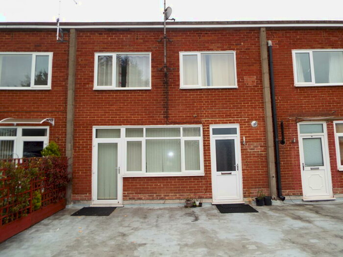 3 Bedroom Flat To Rent In Old Woking, GU22