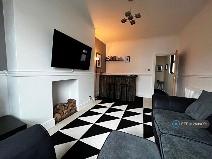 2 Bedroom Flat To Rent In Claude Road, Cardiff, CF24