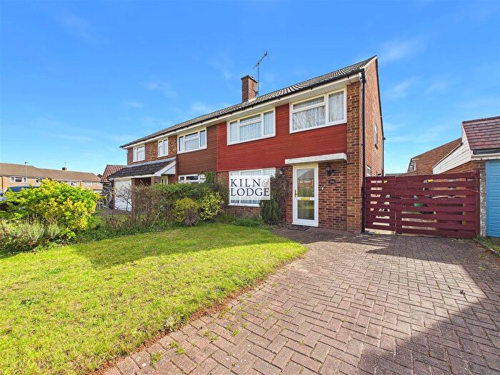 3 Bedroom Semi-Detached House For Sale In Linnet Drive, Chelmsford, CM2