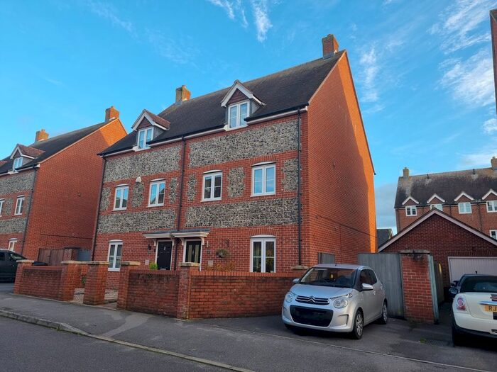 4 Bedroom Property To Rent In Rushworth Row, Amesbury, Salisbury, SP4