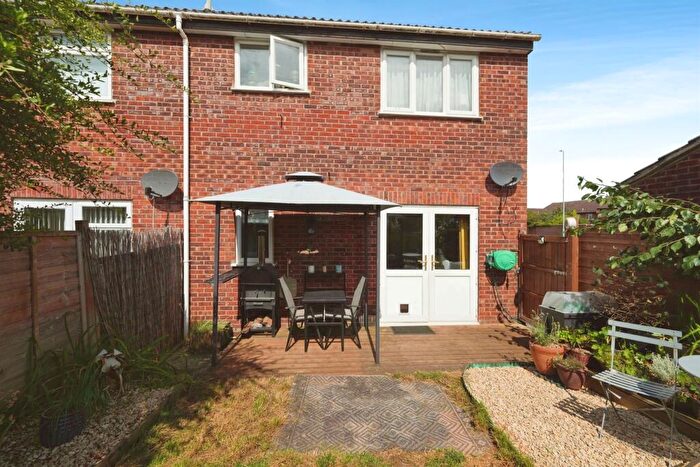 1 Bedroom Flat For Sale In Ash Close, Yate, Bristol, BS37