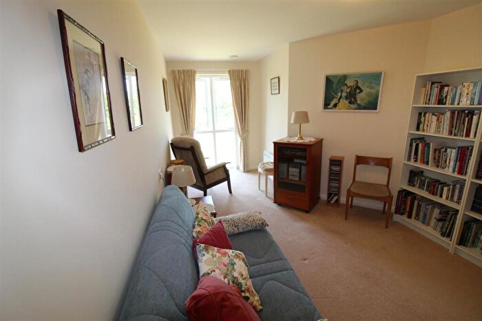 2 Bedroom Apartment For Sale In Chorley New Road, Horwich, Bolton, BL6