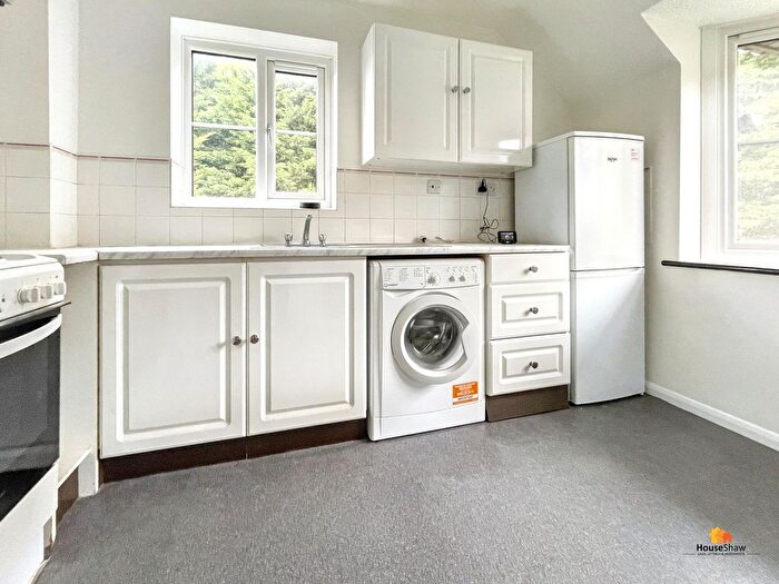 2 Bedroom Flat To Rent In Cameron Road, Chesham, HP5