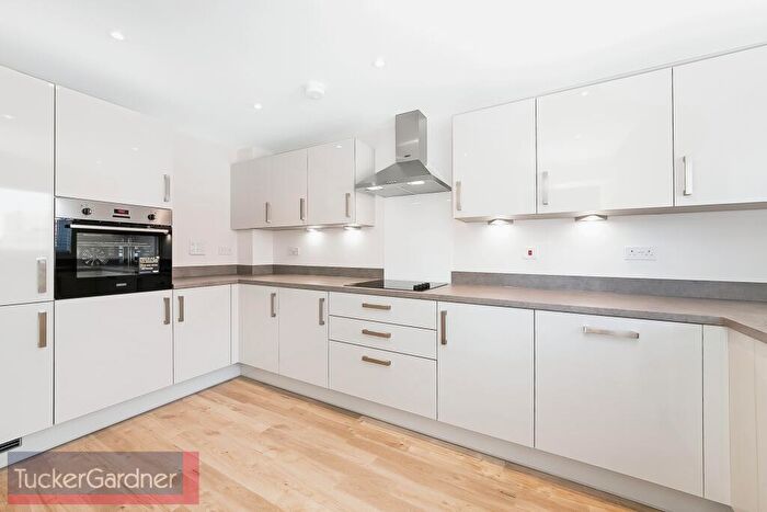 4 Bedroom House To Rent In Nature Road, Cambridge, CB3