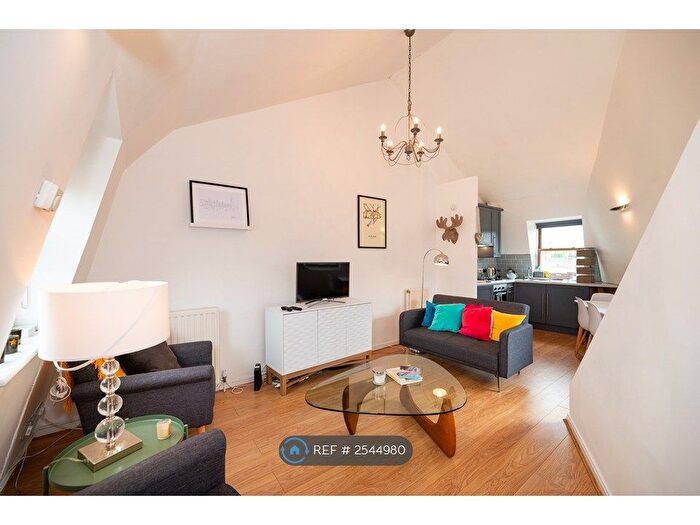 2 Bedroom Flat To Rent In Swindon Street, London, WC1X