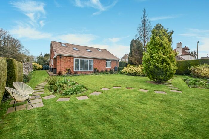 4 Bedroom Detached Bungalow For Sale In Cherry Tree Road, Charing Heath, Ashford, TN27