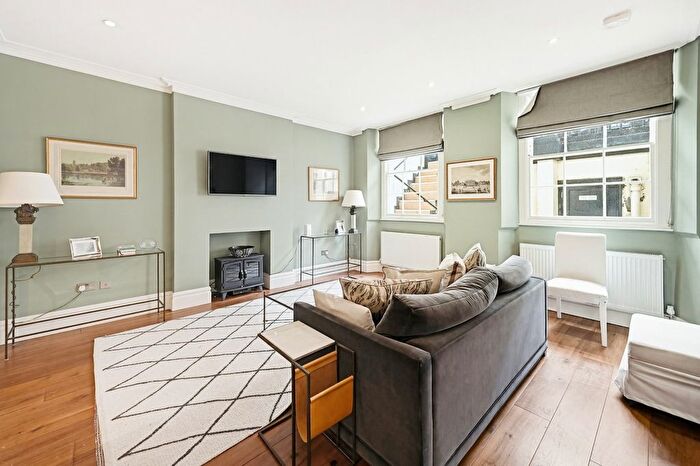 1 Bedroom Terraced House To Rent In Lowndes Street, Belgravia, SW1X
