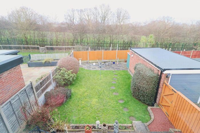 3 Bedroom Semi-Detached House For Sale In Wren Close, Leigh-on-Sea, SS9