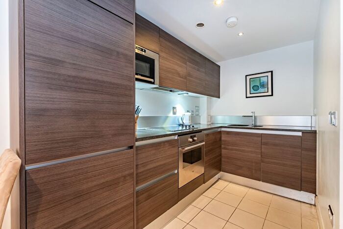 1 Bedroom Flat To Rent In Vauxhall Bridge Road, London, SW1V