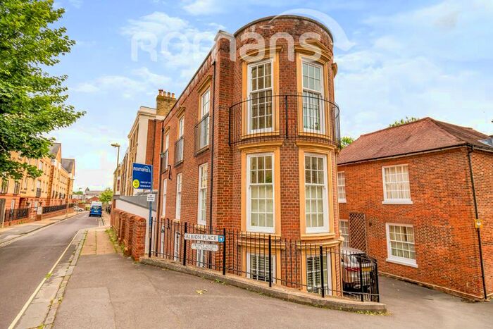 2 Bedroom Apartment To Rent In St Peters Street, SO23