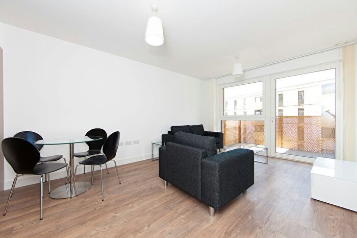 1 Bedroom Flat To Rent In Copenhagen Court, Yeoman Street, Greenland Place, Surrey Quay, SE8