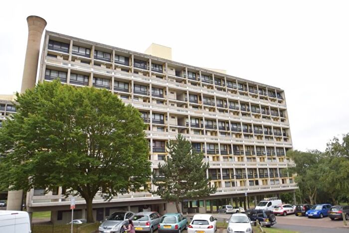 2 Bedroom Maisonette To Rent In Highcliffe Drive, London, SW15