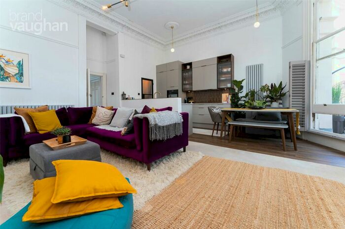 2 Bedroom Flat To Rent In Palmeira Avenue, Hove, East Sussex, BN3