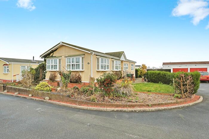 2 Bedroom Park Home For Sale In Redhill Lane, Watton, Thetford, IP25