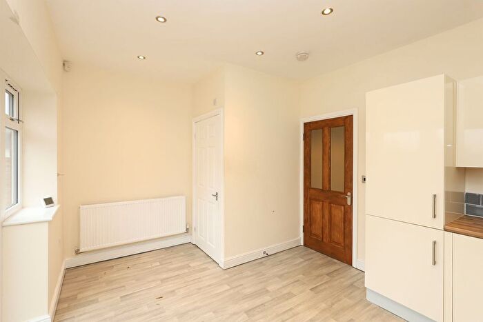 2 Bedroom Detached House For Sale In Wessex Close, Brimington, S43