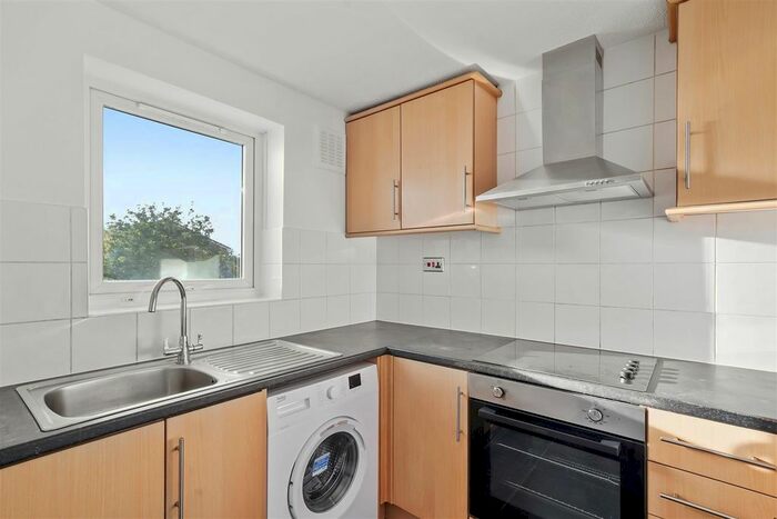 2 Bedroom Flat To Rent In Old Park Mews, Hounslow, TW5