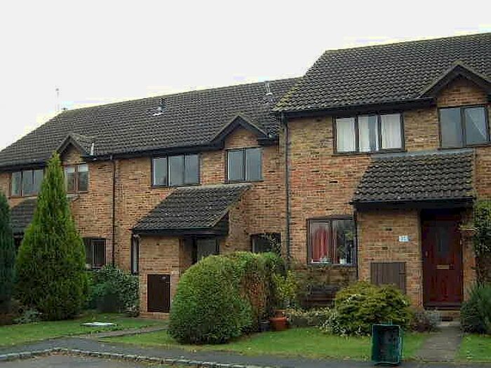 2 Bedroom Property To Rent In Woodger Close, Guildford, GU4