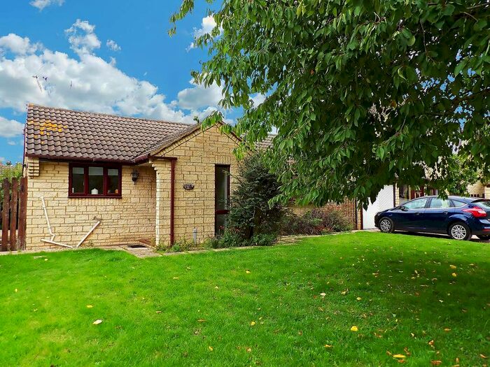 2 Bedroom Detached Bungalow To Rent In Thorney Leys, Witney, Oxfordshire, OX28
