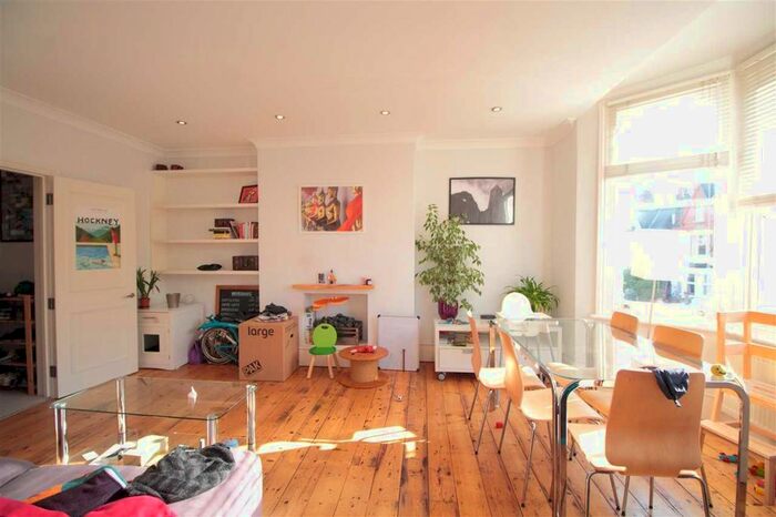 2 Bedroom Flat To Rent In Romola Road, London, SE24