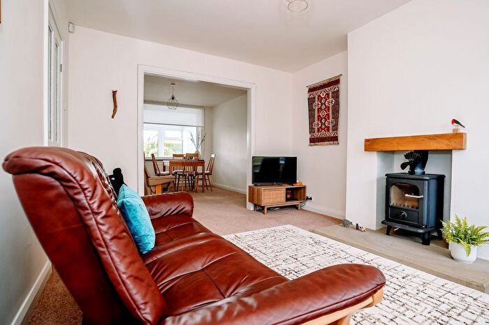3 Bedroom Semi-Detached House For Sale In Winchester Crescent, Fulwood, S10