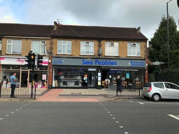 2 Bedroom Flat To Rent In High Road, Bushey Heath, Bushey, WD23