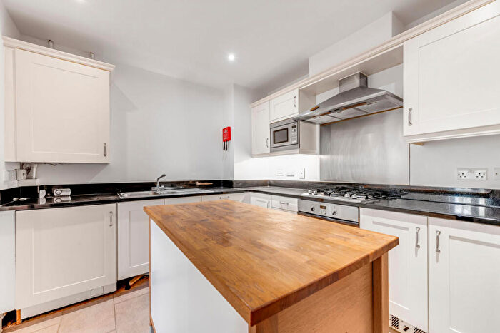 2 Bedroom Flat To Rent In Brookshill Gate, Harrow, HA3