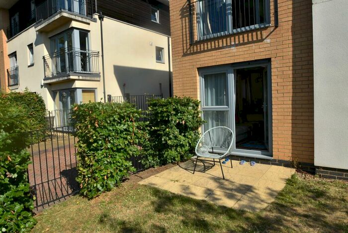 2 Bedroom Apartment To Rent In Pavilions, Windsor, Berkshire, SL4