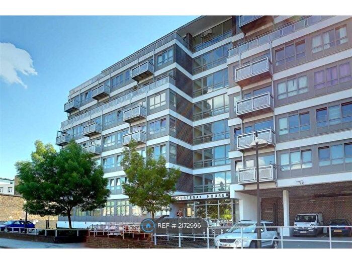 1 Bedroom Flat To Rent In Courtenay House, London, SW2