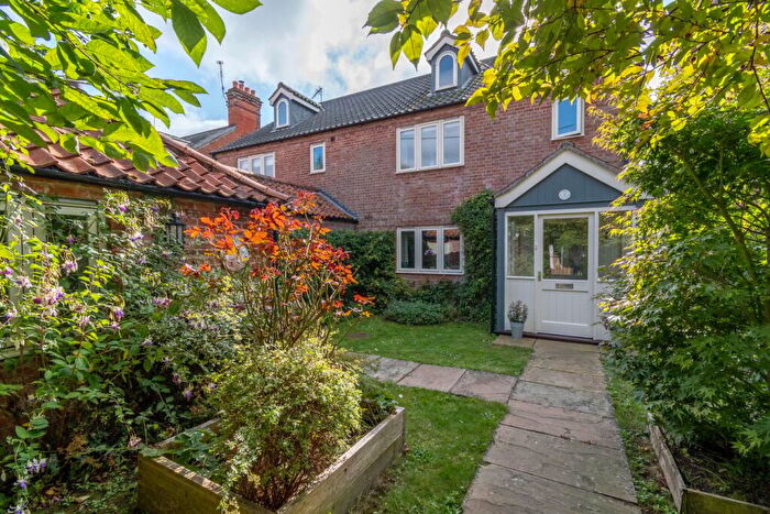 4 Bedroom Semi-Detached House For Sale In Olive Fisher Court, Fakenham, NR21