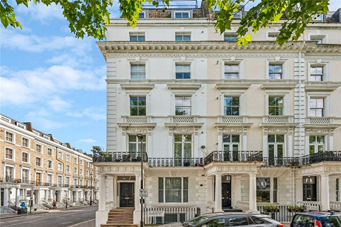 2 Bedroom Flat For Sale In St. Stephens Gardens, London, W2