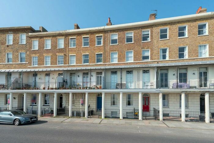 2 Bedroom Flat To Rent In Wellington Crescent, Ramsgate, CT11