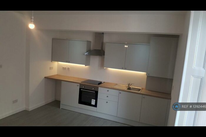 2 Bedroom Flat To Rent In Avon Street, Hamilton, ML3