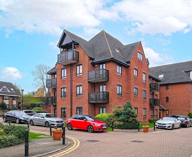 3 Bedroom Apartment For Sale In Aragon Lodge Boleyn Court, Buckhurst Hill, IG9