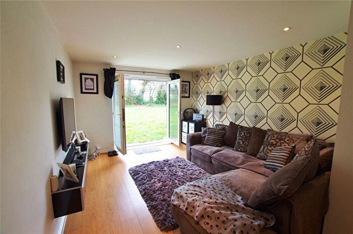 1 Bedroom Flat To Rent In Chalkdell House, Watford, WD25