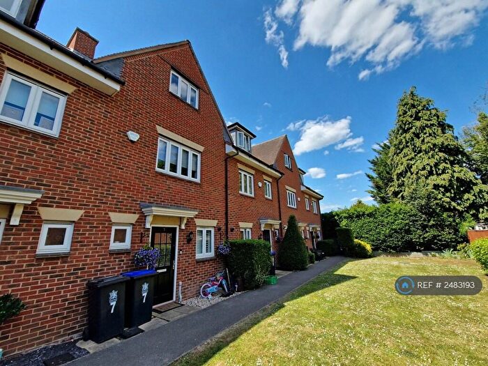 4 Bedroom Terraced House To Rent In Montague Close, Farnham Royal, Slough, SL2