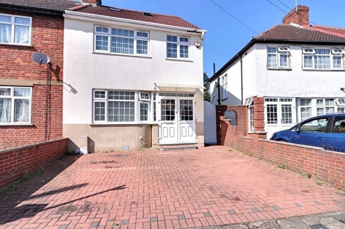 5 Bedroom Semi-detached House For Sale In Torver Road, Harrow, HA1