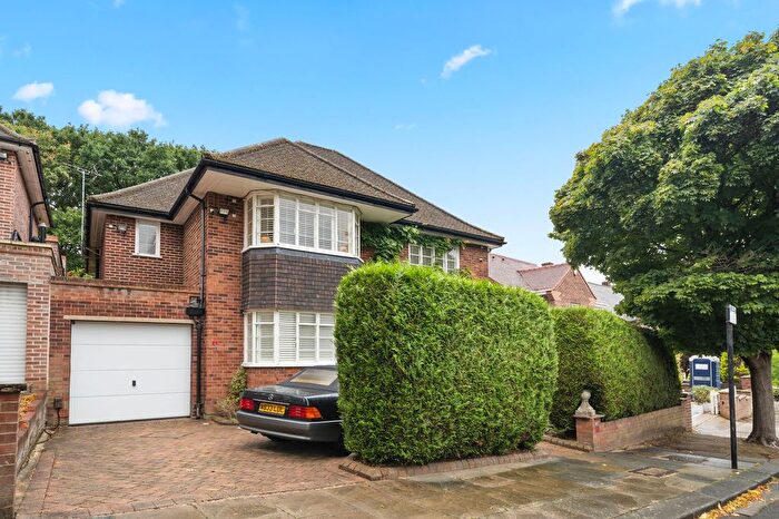 5 Bedroom Detached House For Sale In Chatsworth Road, London, W5