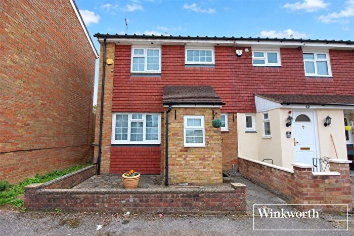 3 Bedroom End Terrace House For Sale In Byron Avenue, Borehamwood, Hertfordshire, WD6
