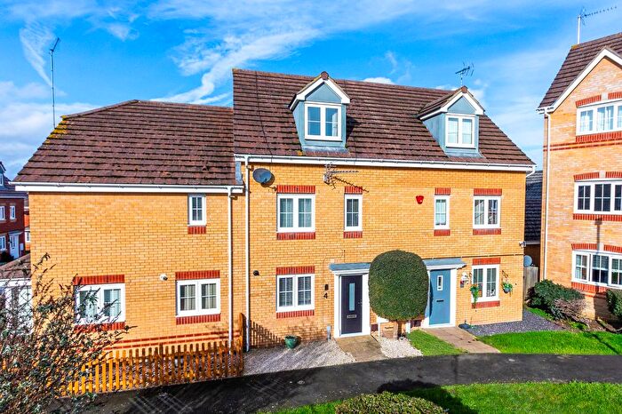 4 Bedroom Terraced House For Sale In Sovereign Court, Rushden, NN10