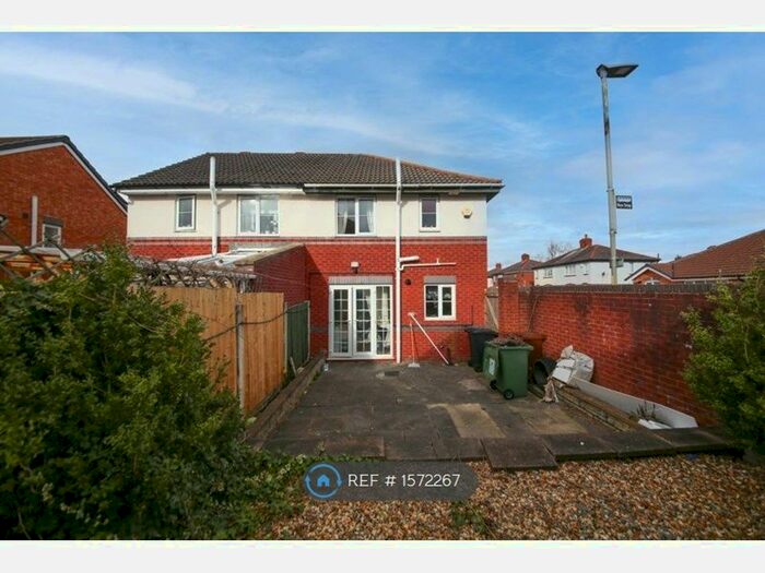 3 Bedroom Semi-Detached House To Rent In Sherwood Drive, Wigan, WN5