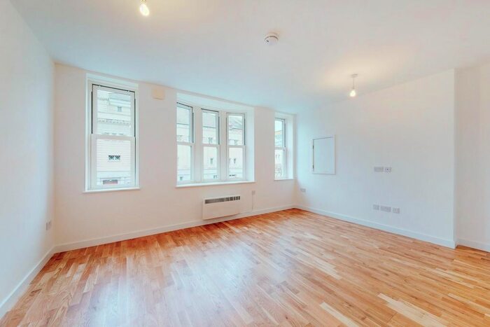 2 Bedroom Flat To Rent In North End Road, London, NW11