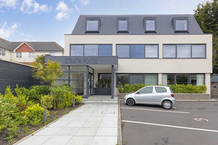 1 Bedroom Flat To Rent In Batavia Road, Sunbury On Thames, TW16