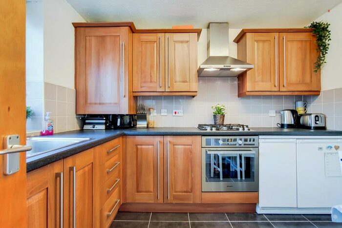 2 Bedroom Flat To Rent In Healey House, Wellington Way, London, E3