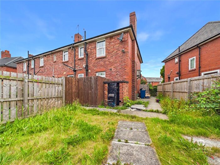 2 Bedroom Flat For Sale In Holystone Crescent, Newcastle Upon Tyne, Tyne And Wear, NE7