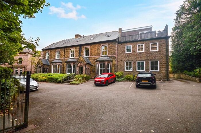 2 Bedroom Flat For Sale In Moorgate Road, Hartshaw, S60