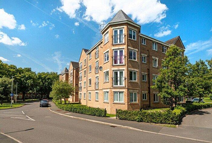 2 Bedroom Flat To Rent In Ash Court, Leeds, West Yorkshire, Uk, LS14